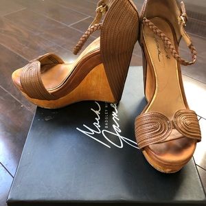 Badgley Mischka Roana Tanlea open toe platform